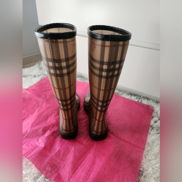 Burberry Haymarket Check Pattern Rubber Rain Boots Size 38 - Picture 3 of 4
